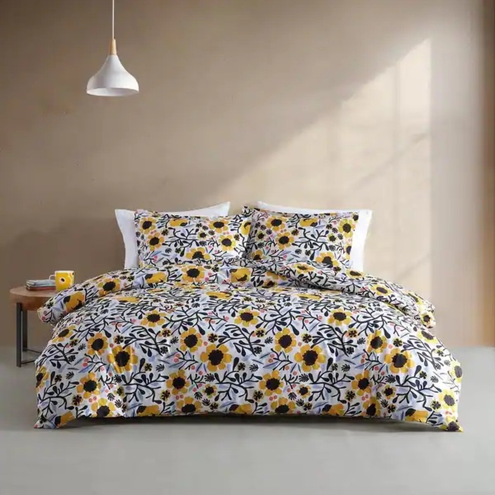 Marimekko Mykero King Floral Duvet Cover and Two King Pillow Shams Like New